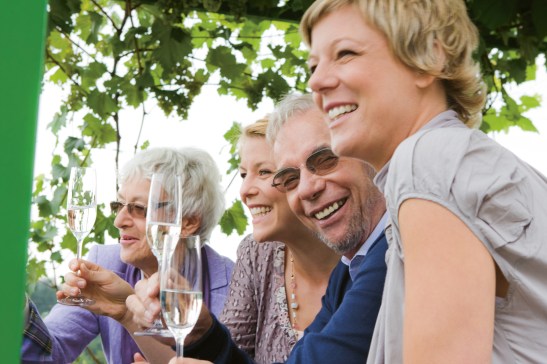 Właściciel winnicy - Vladimir Puklavec z żoną i córkami, materiały prasowe P&F Wineries
