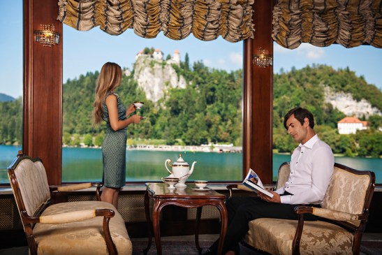 F010024-ght_lakesalon_teatime_standing_shb_dd2016_low_res-photo-s